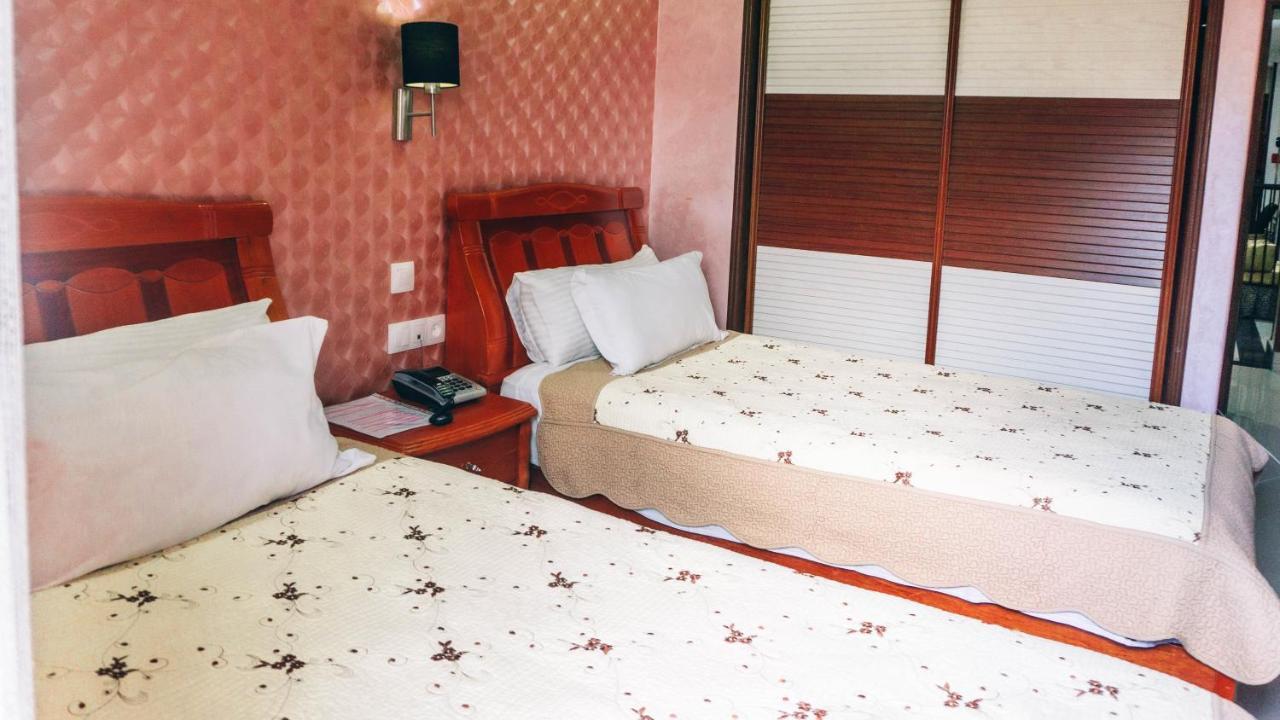 Hôtel Atenas Tétouan Buitenkant foto