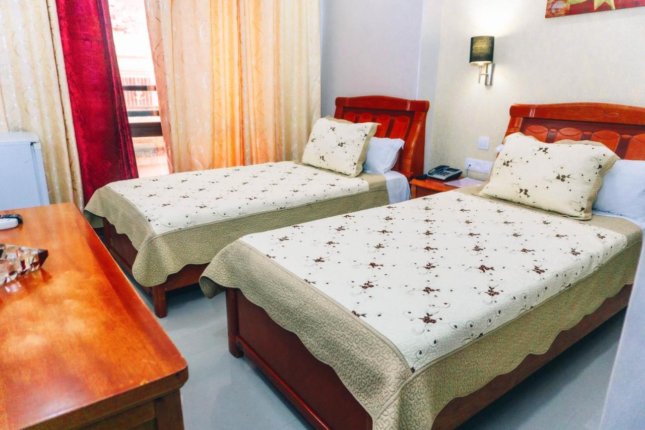 Hôtel Atenas Tétouan Buitenkant foto