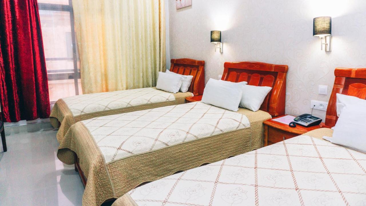 Hôtel Atenas Tétouan Buitenkant foto